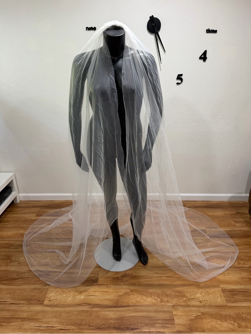 NWT Ivory Cathedral Length Plain Tulle Wedding Veil